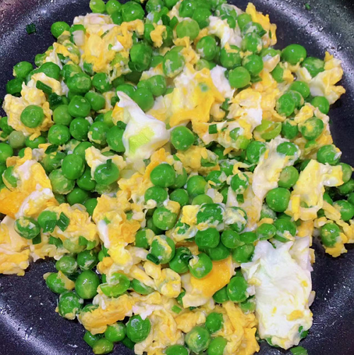 green peas stir fry with eggs