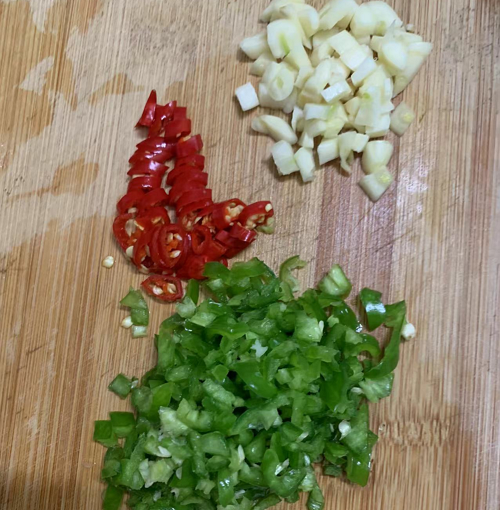 ingredients-for-sour-and-spicy-shredded-potatoes ingredients for sour and spicy shredded potatoes